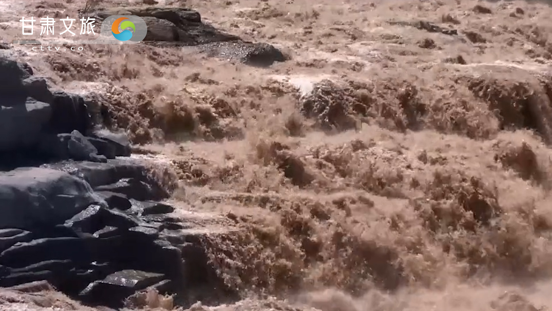 黄河壶口瀑布——世界上唯一的金色瀑布
